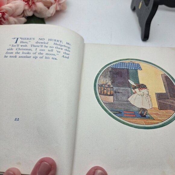 Vintage Squirrel Goes Skating by Alison Uttley Signed by Margaret Tempest 1947 - Picture 9 of 14